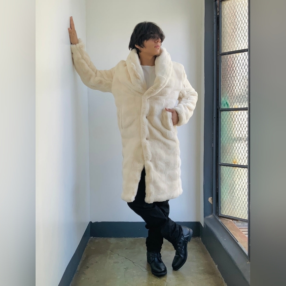 Men's Manzini Ivory Faux Fur Overcoat NWT - Picture 1 of 7
